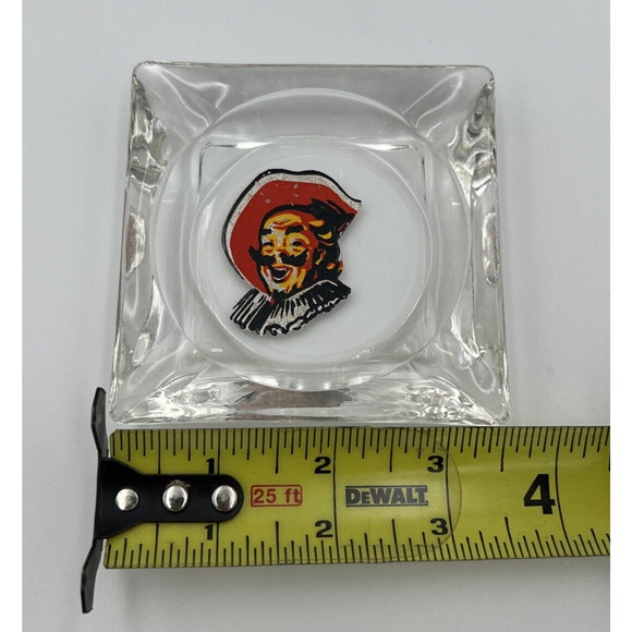 Vintage Glass Painted Ashtrays Pirate, Magician, Dancers, And Portrait Lot of 4 - Picture 6 of 7